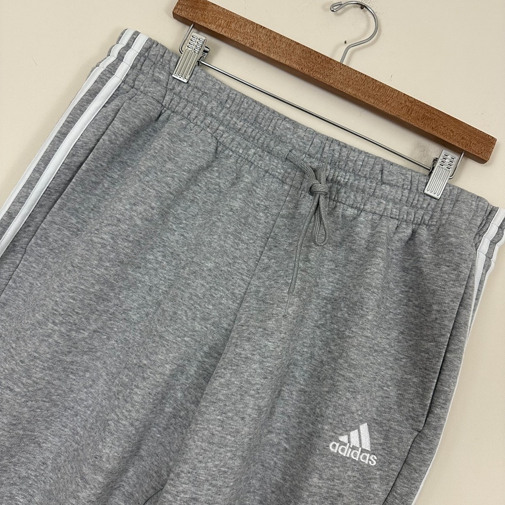 Adidas Jogger Pants Heather Gray 3-Stripe Fleece Lined Cotton Tapered Leg Men XL